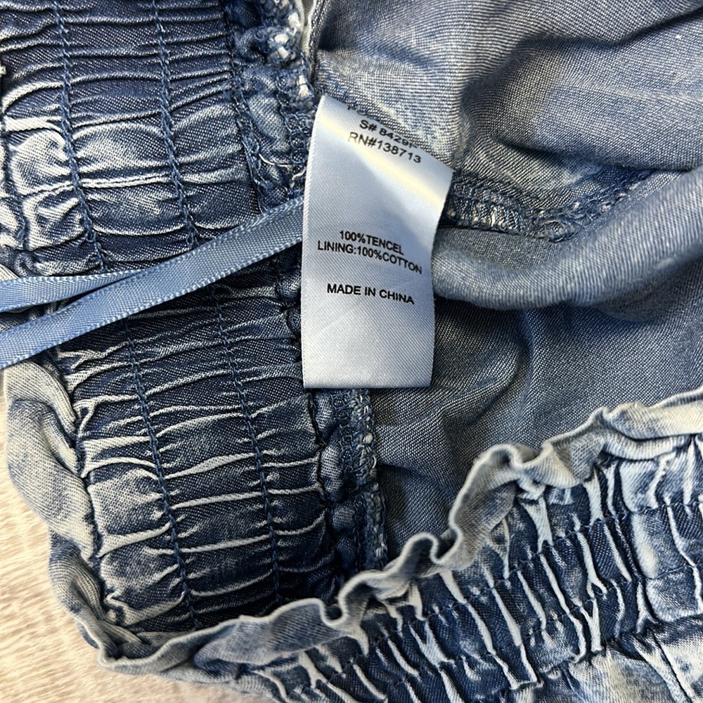 Doe & Rae Frayed Denim Short - Picture 7 of 7